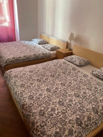 Large 3 Bedroom Family Apartment Close To The River Prag Exteriör bild
